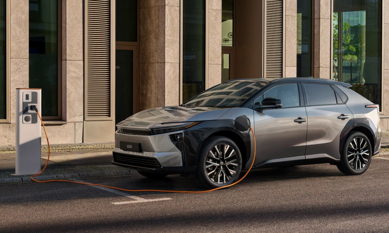 Toyota bZ BEV будет укомплектована шинами Yokohama GEOLANDAR X-CV