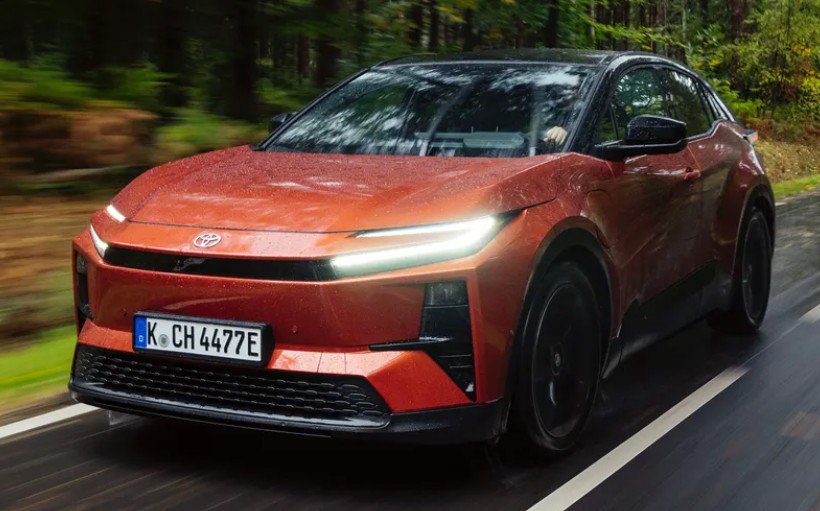 Dunlop стала партнером Toyota для нового электромобиля C-HR+