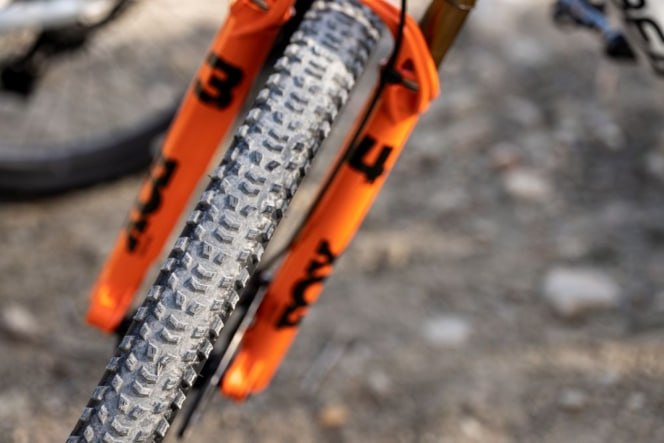 Maxxis представила кроссовую шину Aspen AT и новую линейку шин для горных велосипедов