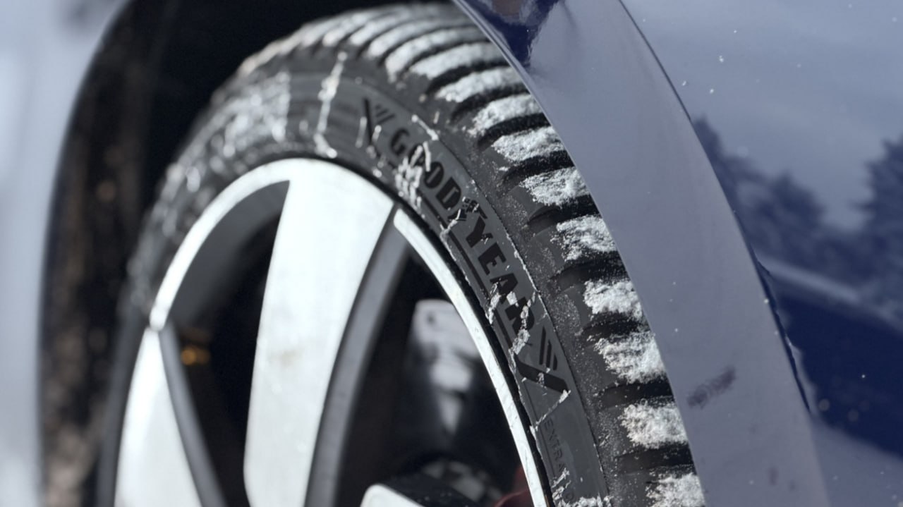 Компания Goodyear выпускает всесезонные шины Vector All Season 4